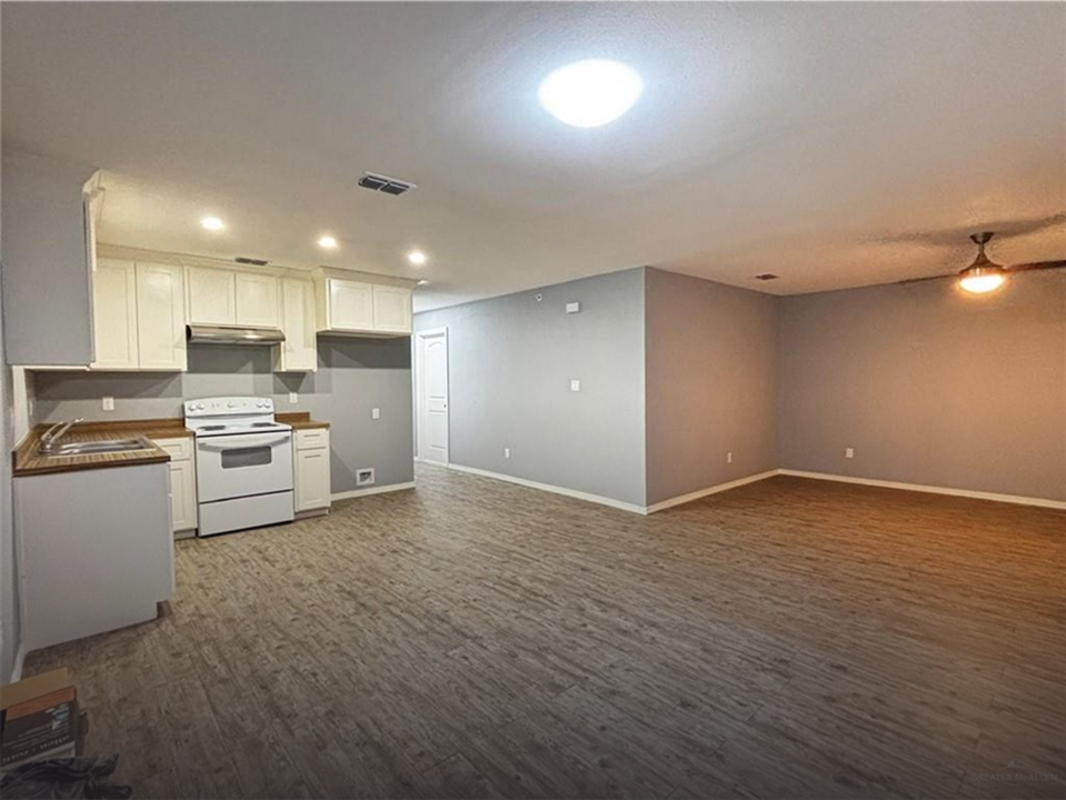 212 S Alex AVE #5 La Joya, TX 78560
